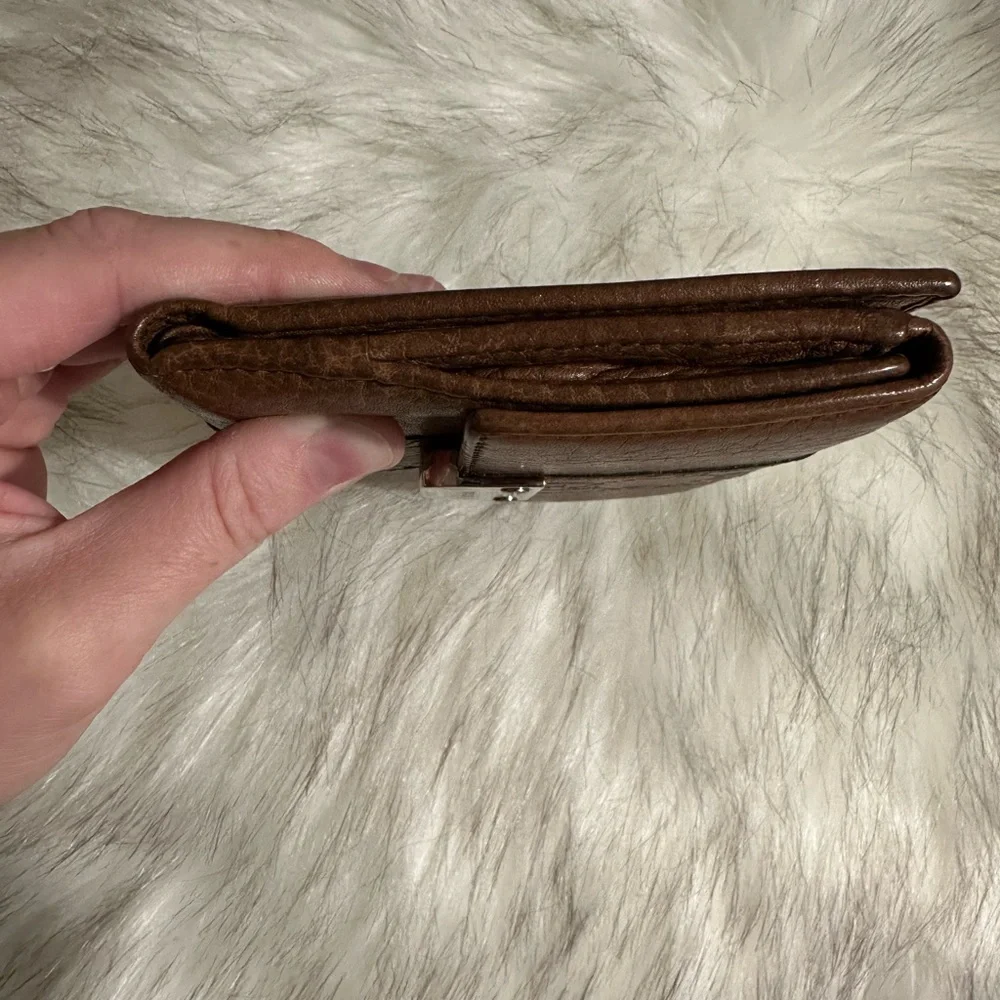 Authentic VINTAGE Gucci Guccissima Bifold Wallet (make an offer)
